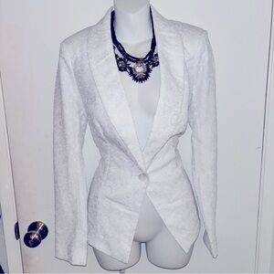 GUESS WOMEN BLAZER SIZE SMALL WHITE LACE Brand New